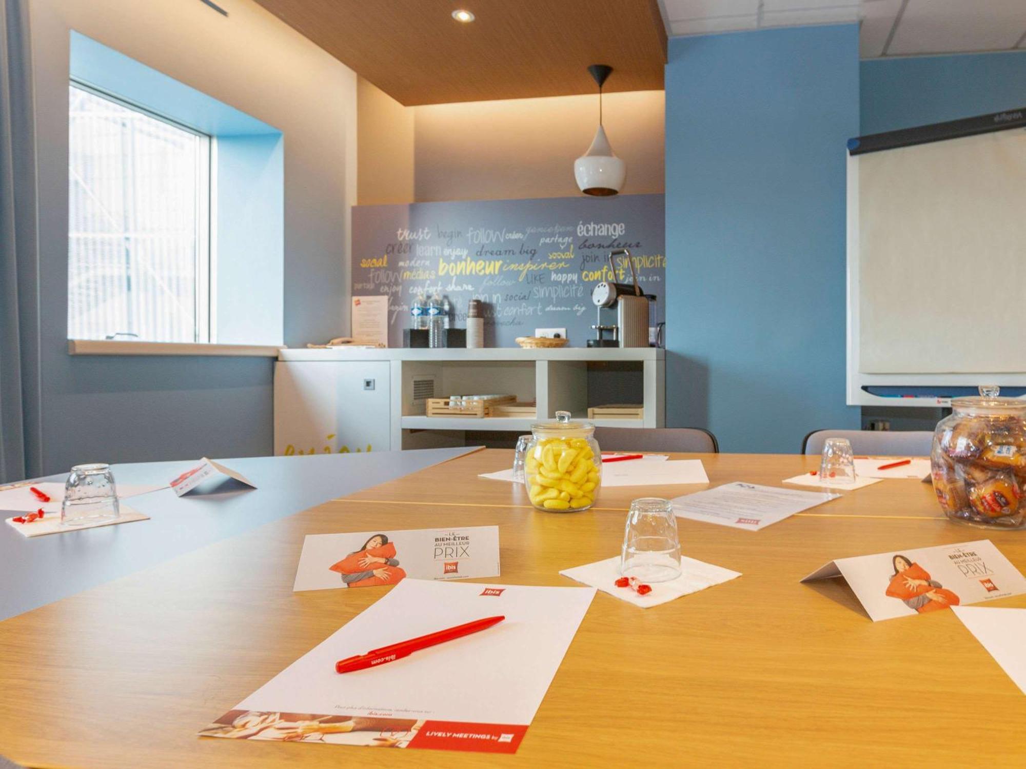 Hotel Ibis Rennes Centre Gare Sud Exterior photo